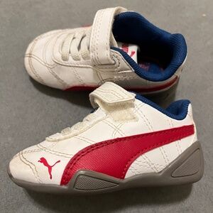 Like new puma baby shoes size 4c.